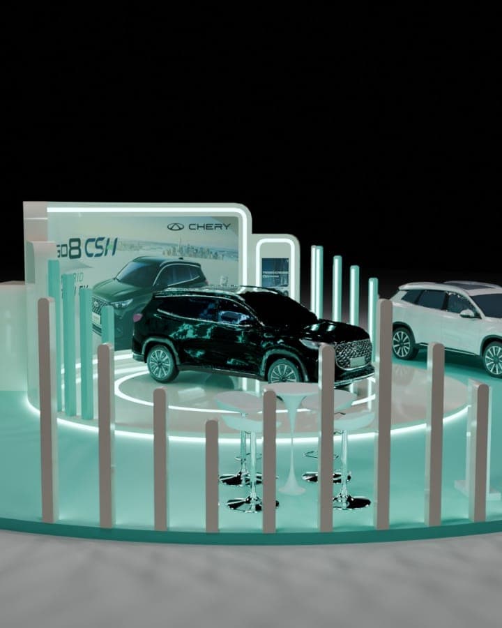 Chery Tiggo 8 CSH Booth, hero car on the turntable