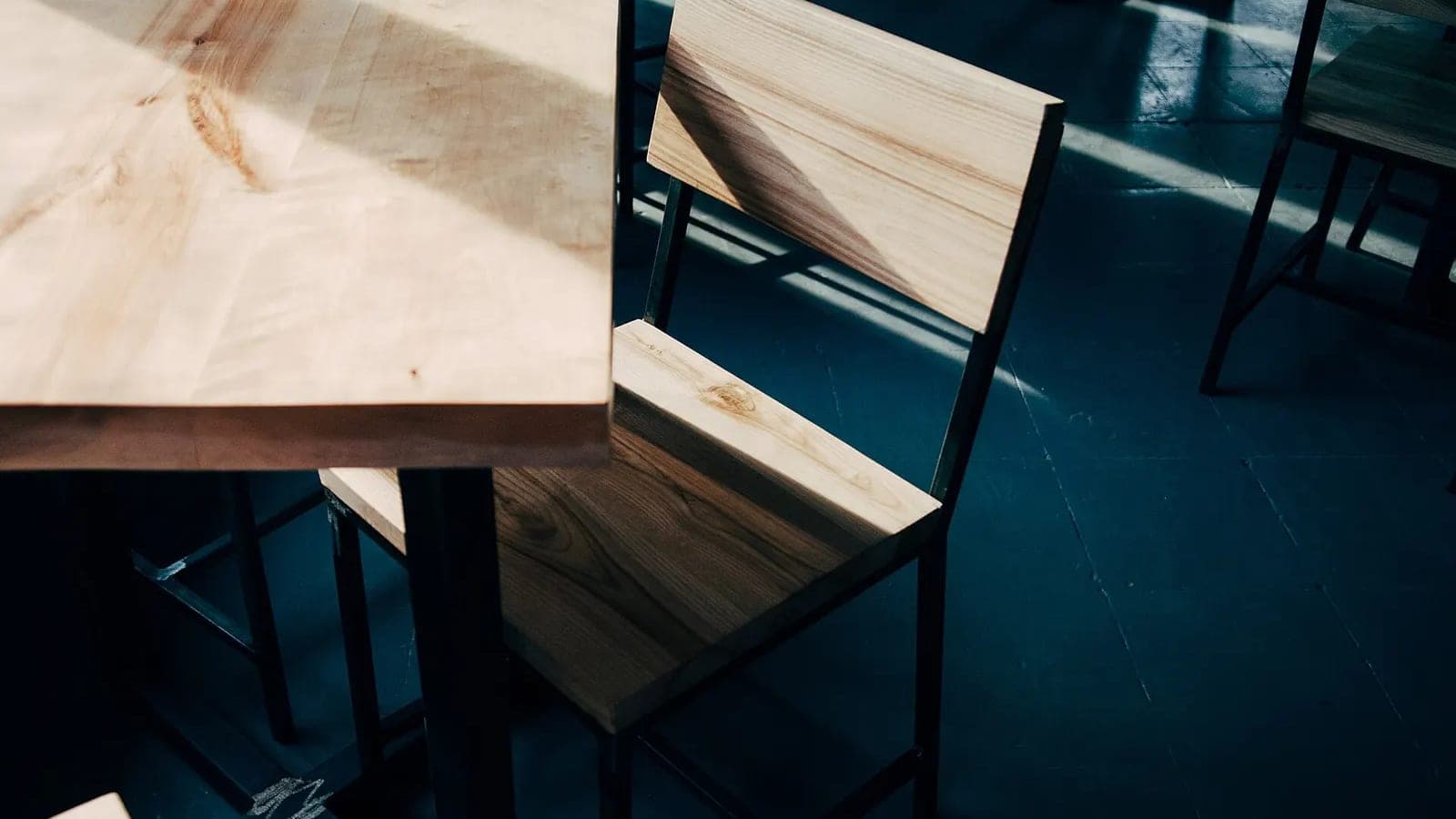 Linen & Lumber, tegalsari chair, the opening photograph of the product page